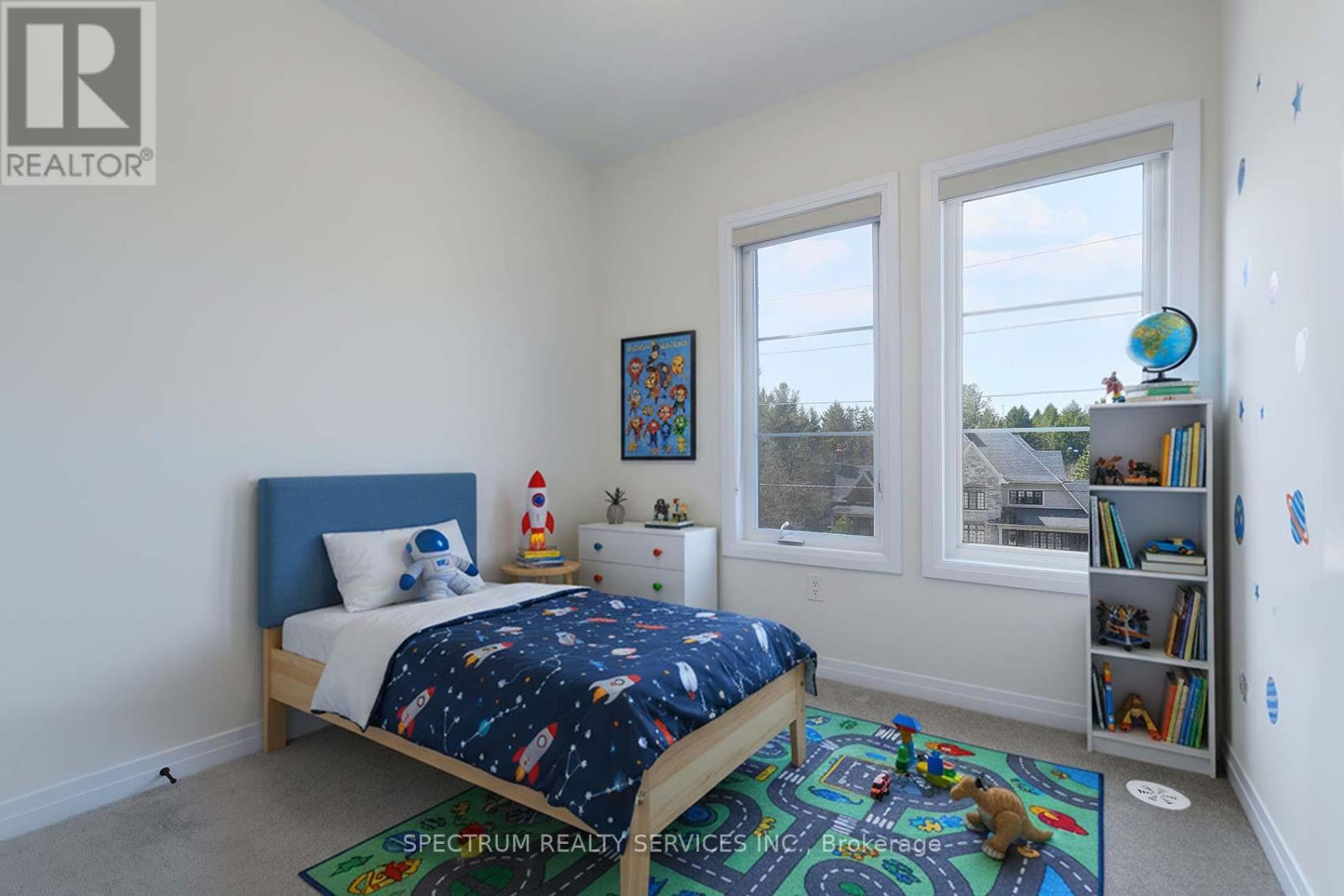 176 DE LA ROCHE DRIVE - 27