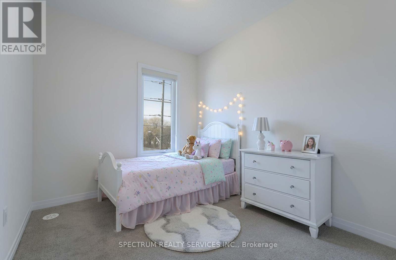 176 DE LA ROCHE DRIVE - 29