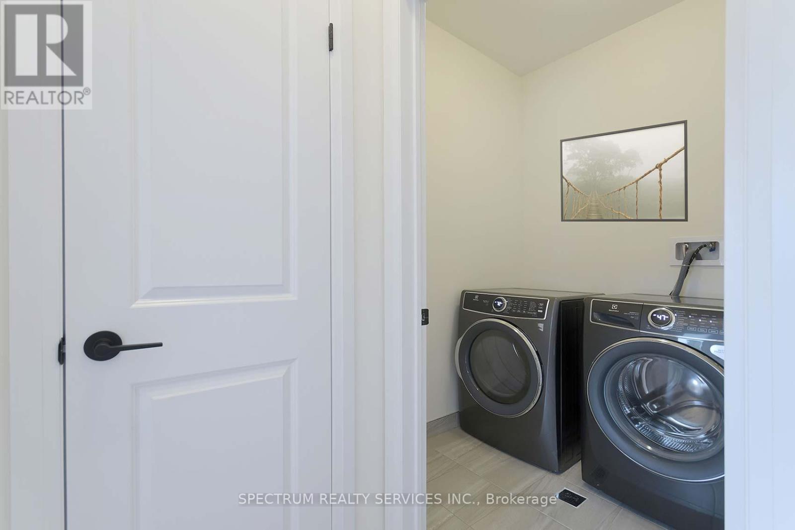 176 DE LA ROCHE DRIVE - 35