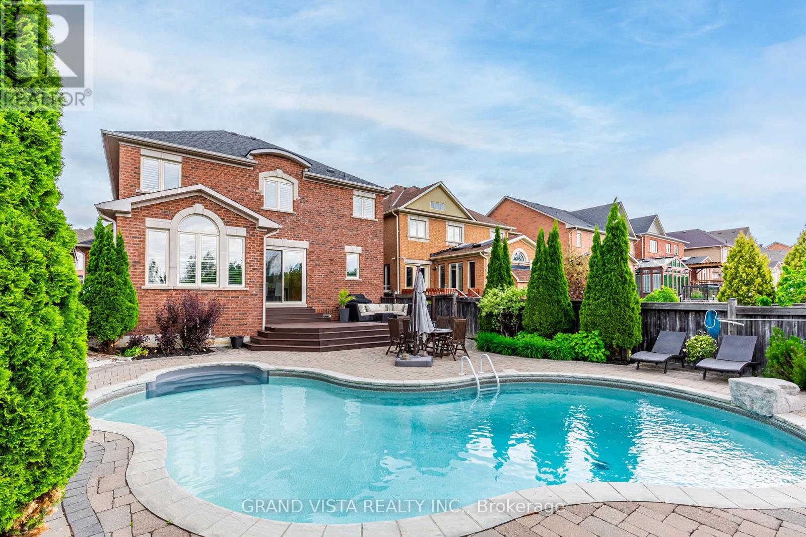 31 ROUTLEDGE DRIVE - 30