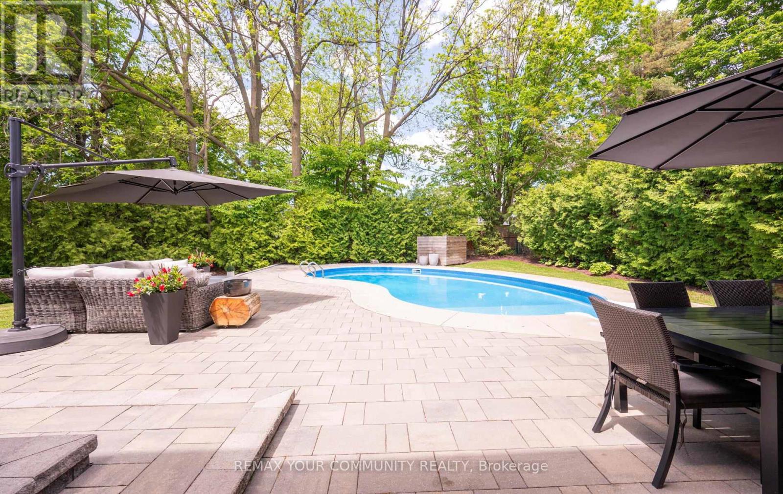 24 HAWTHORNE LANE - 42