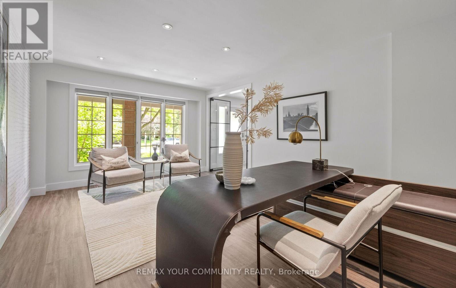 24 HAWTHORNE LANE - 8