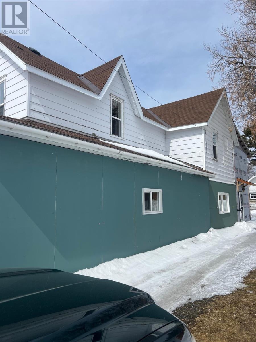 18 Maple ST - 3