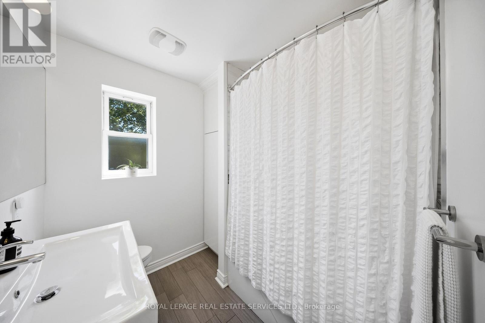 473 BERESFORD AVENUE - 18