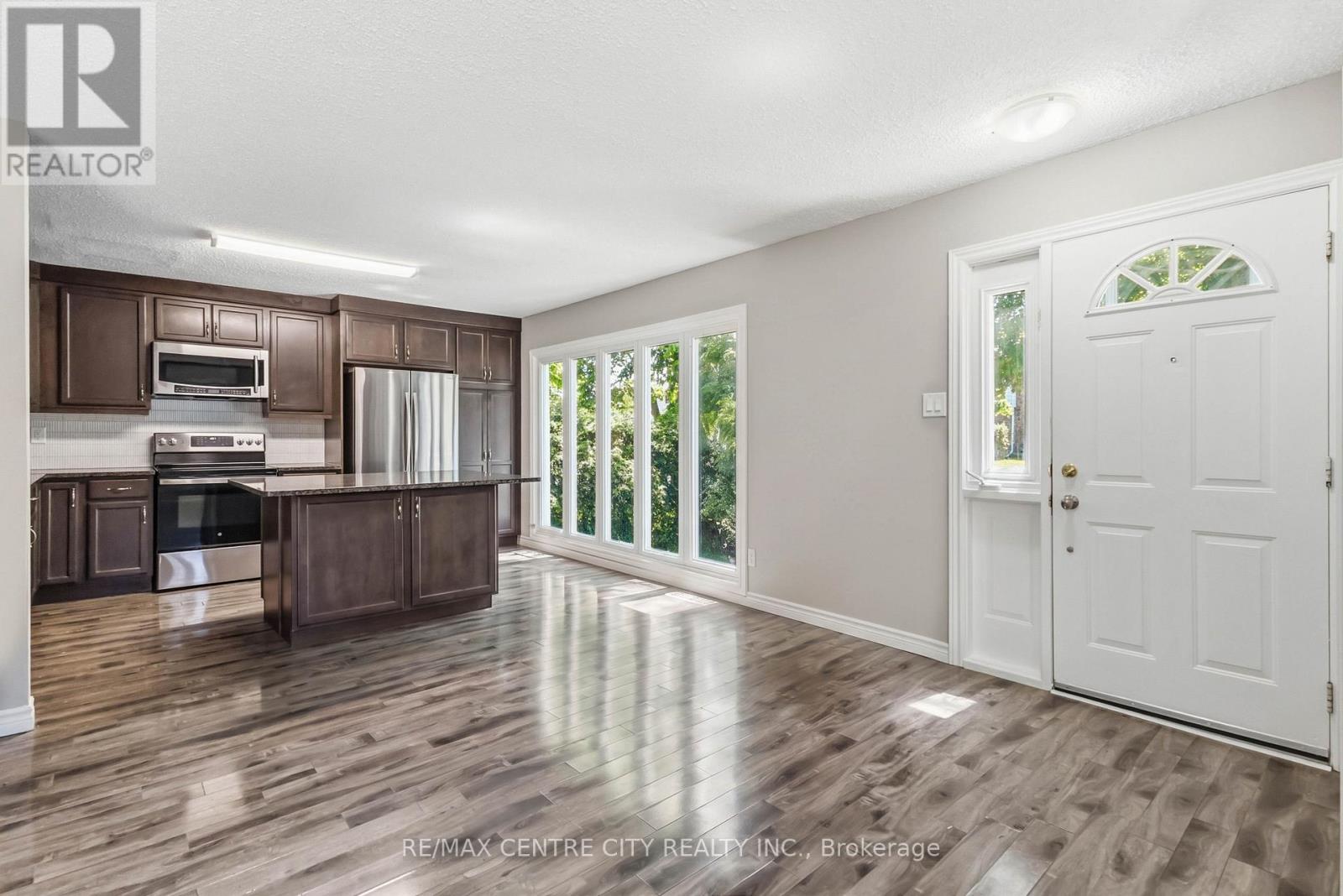 132 TOULON CRESCENT - 17