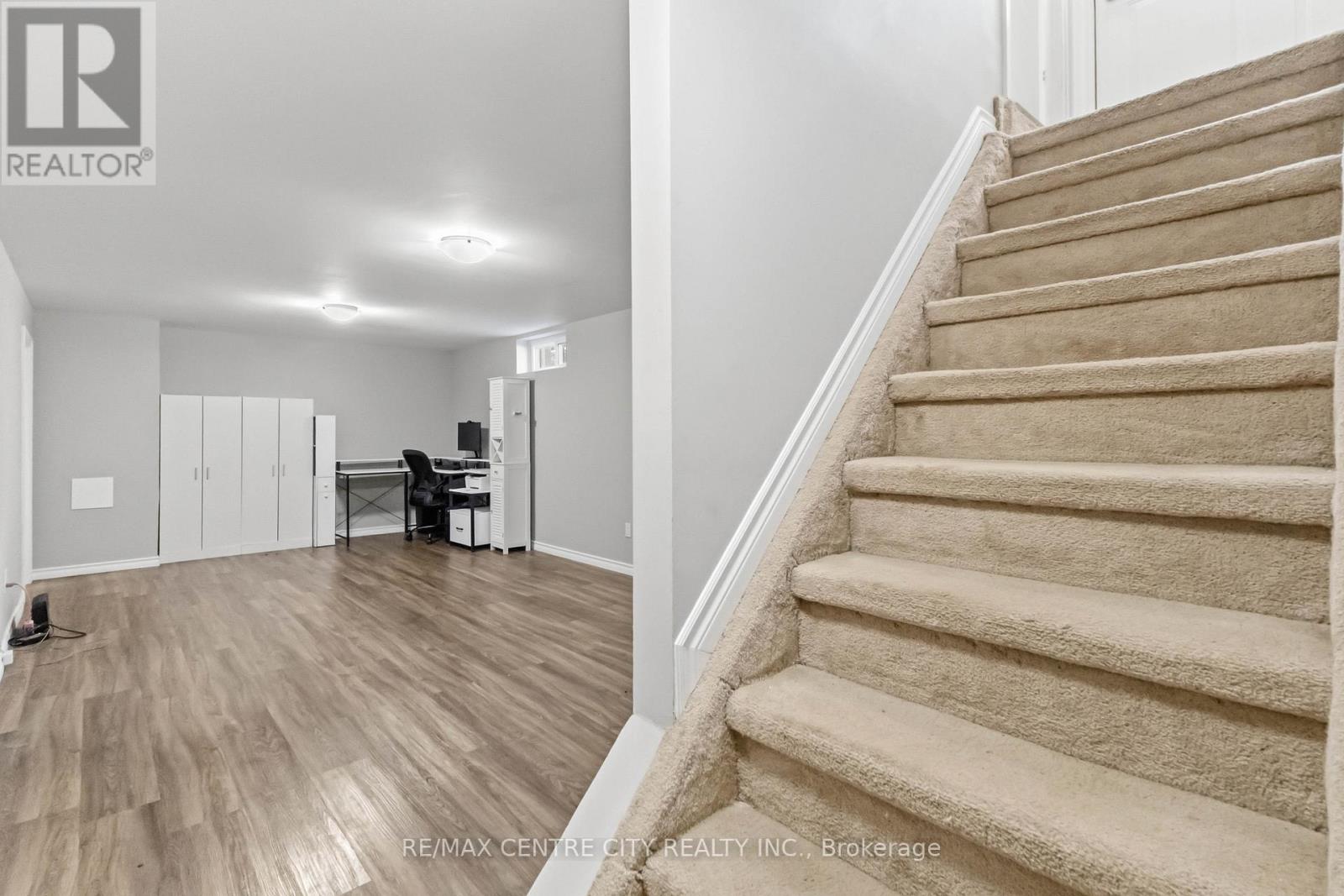 132 TOULON CRESCENT - 23