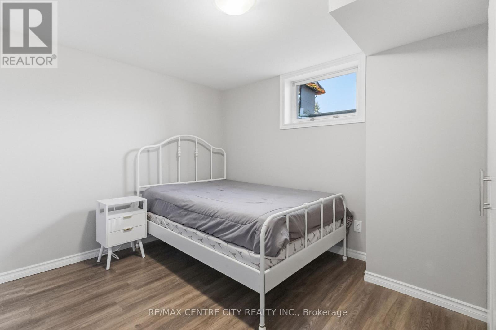 132 TOULON CRESCENT - 27