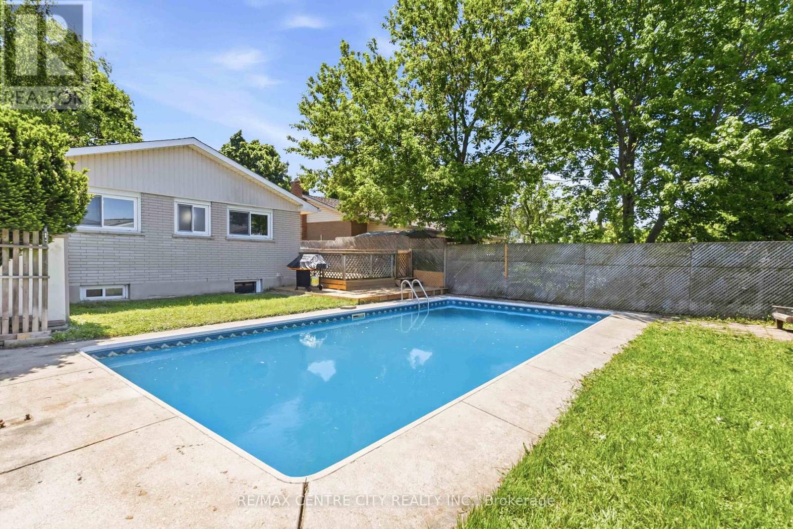 132 TOULON CRESCENT - 38