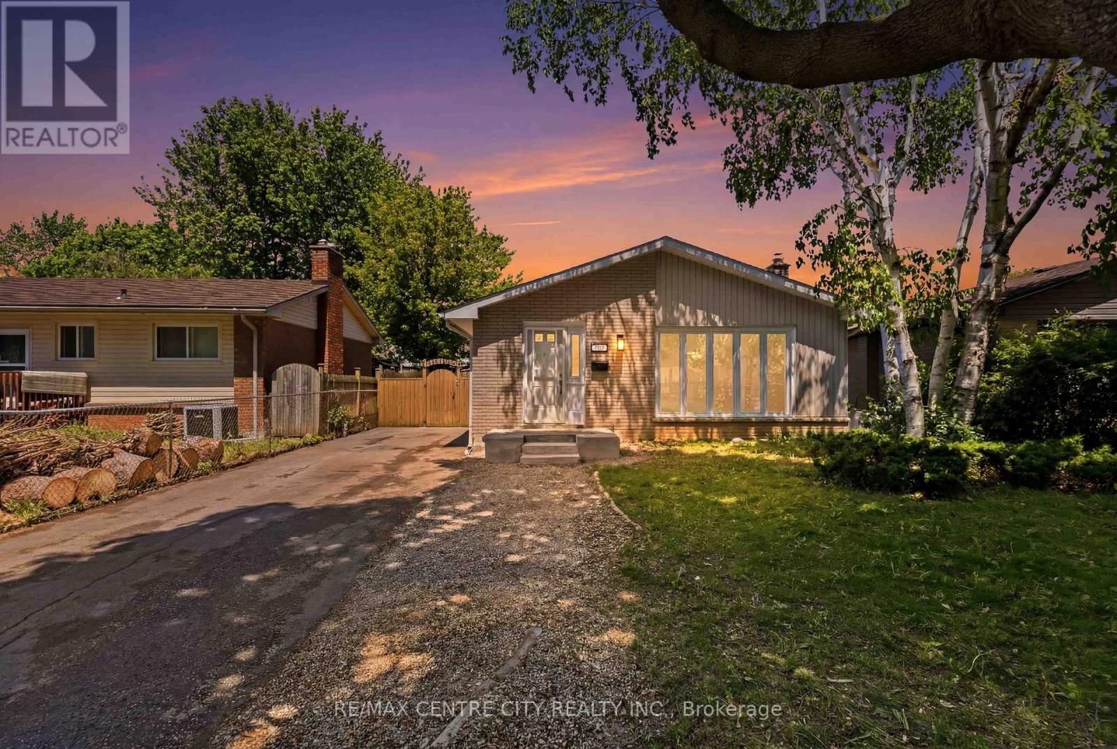 132 TOULON CRESCENT - 41