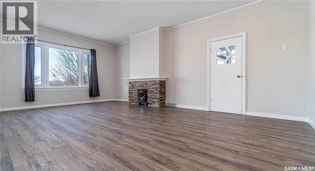 79 Coteau STREET E - Image 2