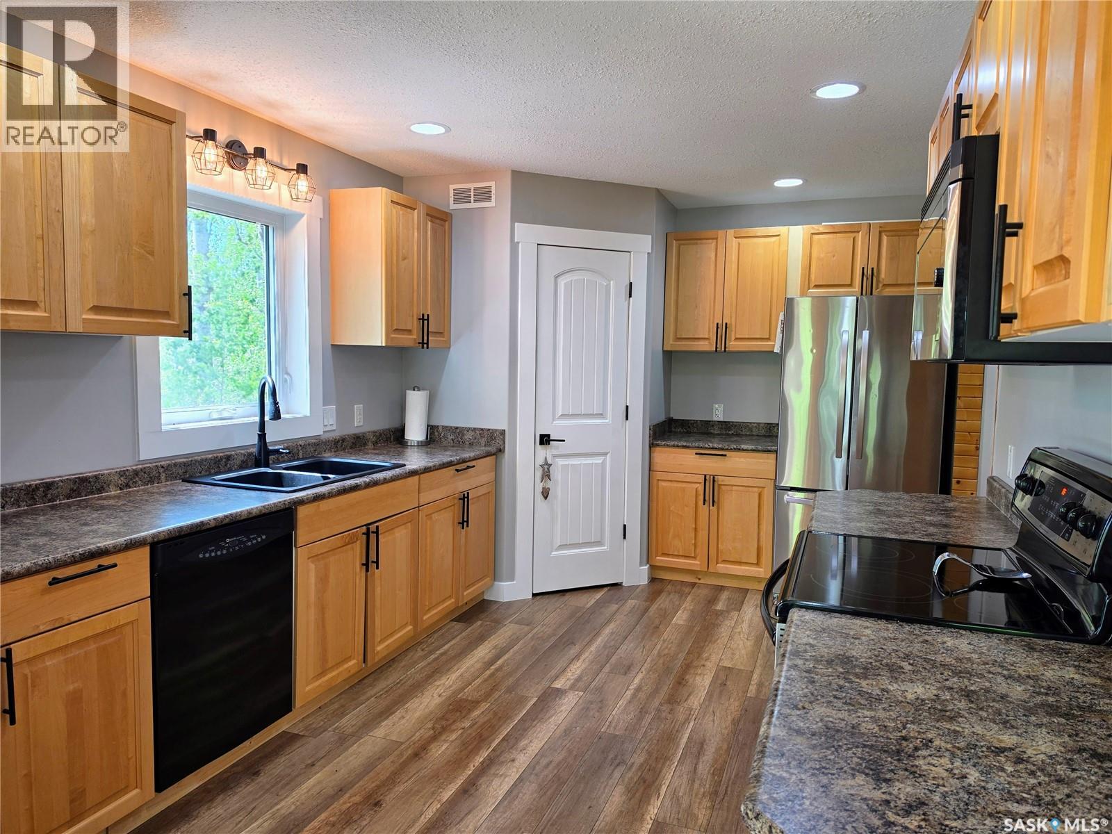 116 White Birch DRIVE — photo 15