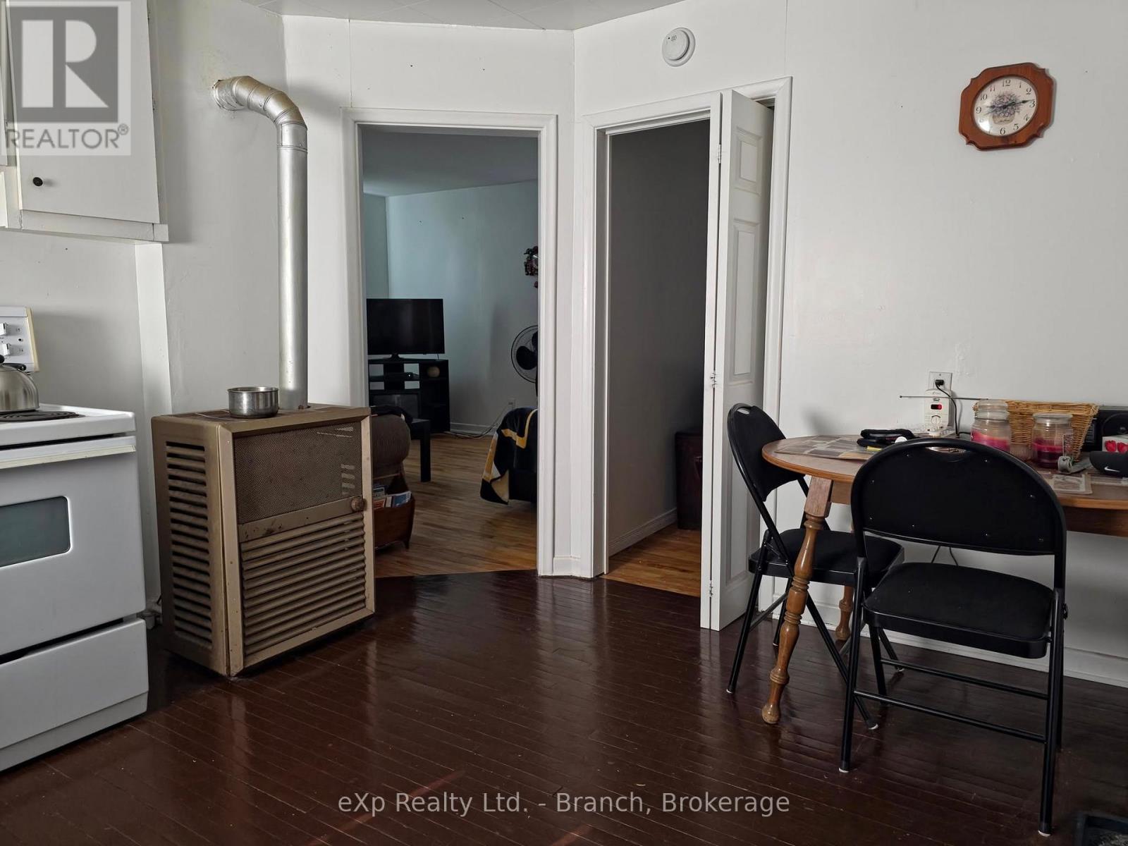 51 HUDSON BAY AVENUE - 3