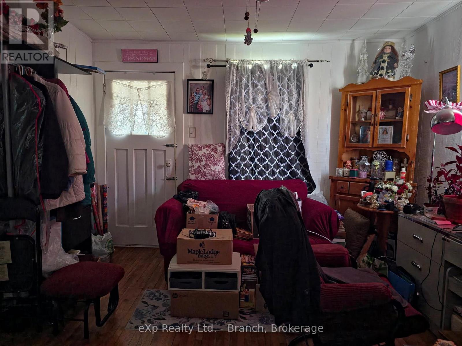 51 HUDSON BAY AVENUE - 4