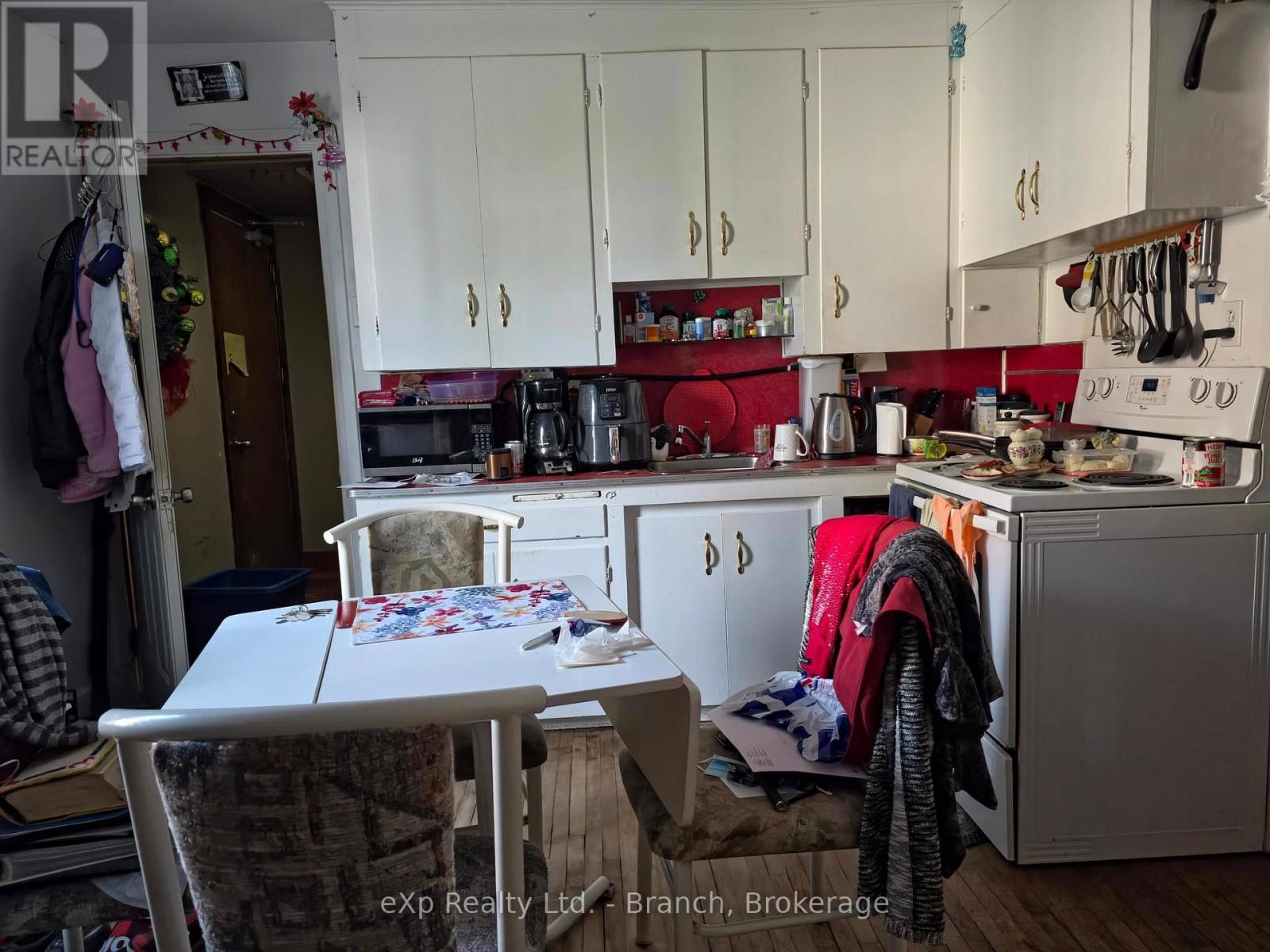51 HUDSON BAY AVENUE - 6