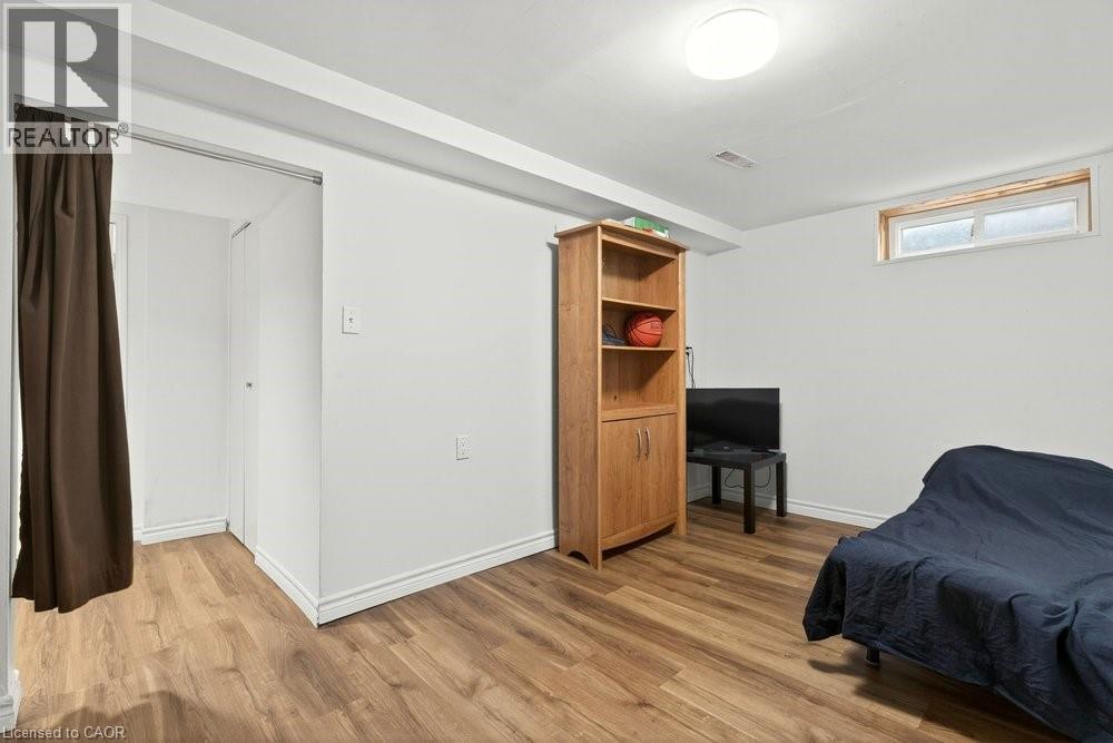 #4 1350 LIMERIDGE Road E - 20