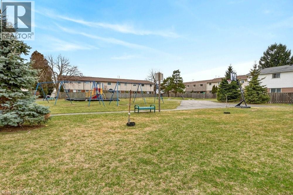 #4 1350 LIMERIDGE Road E - 23