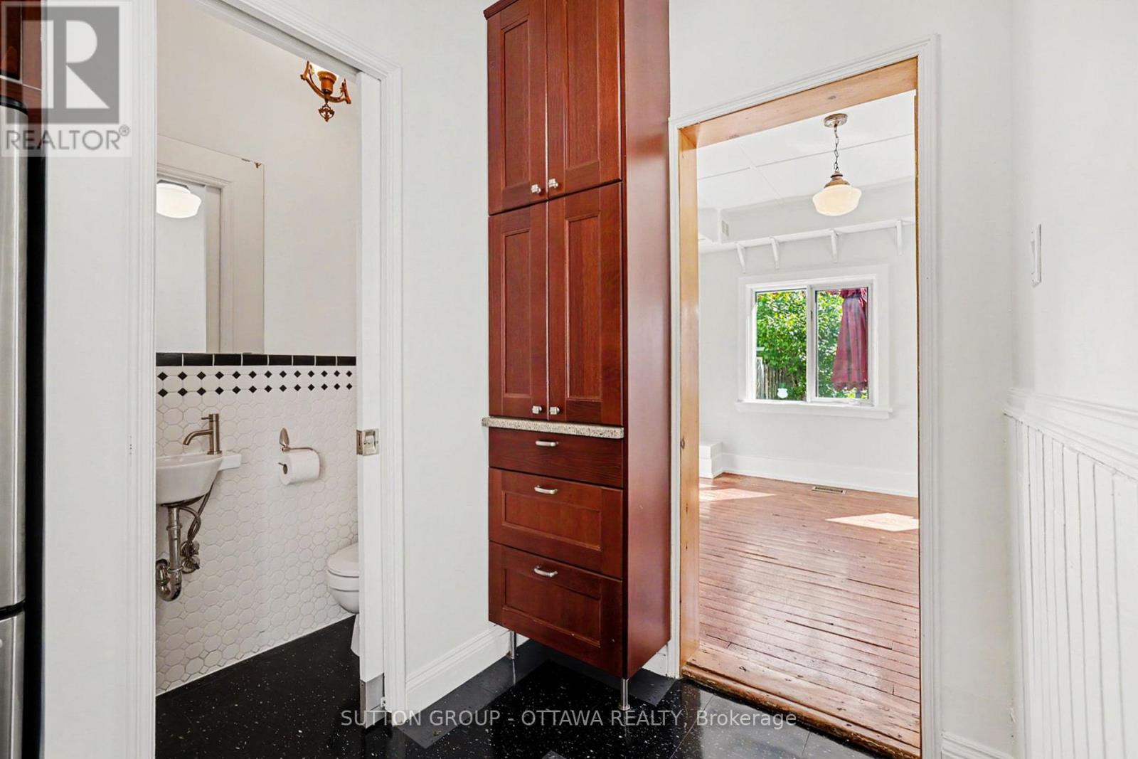 279 CAMBRIDGE STREET N - 11
