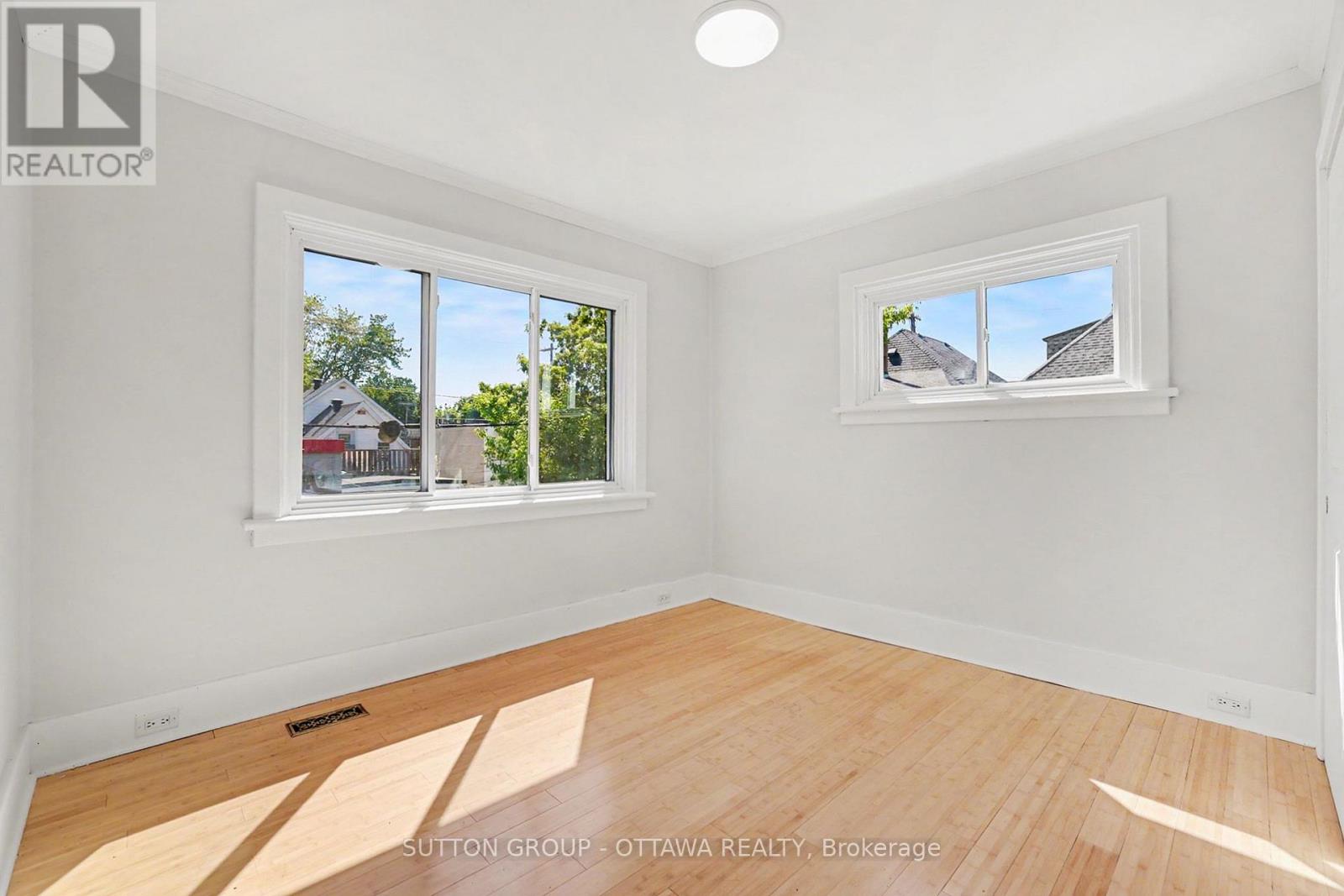 279 CAMBRIDGE STREET N - 17