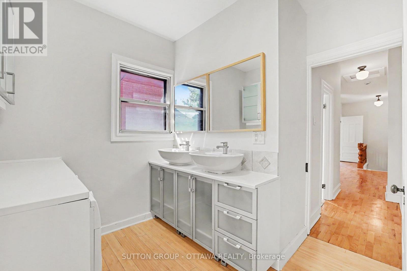 279 CAMBRIDGE STREET N - 19