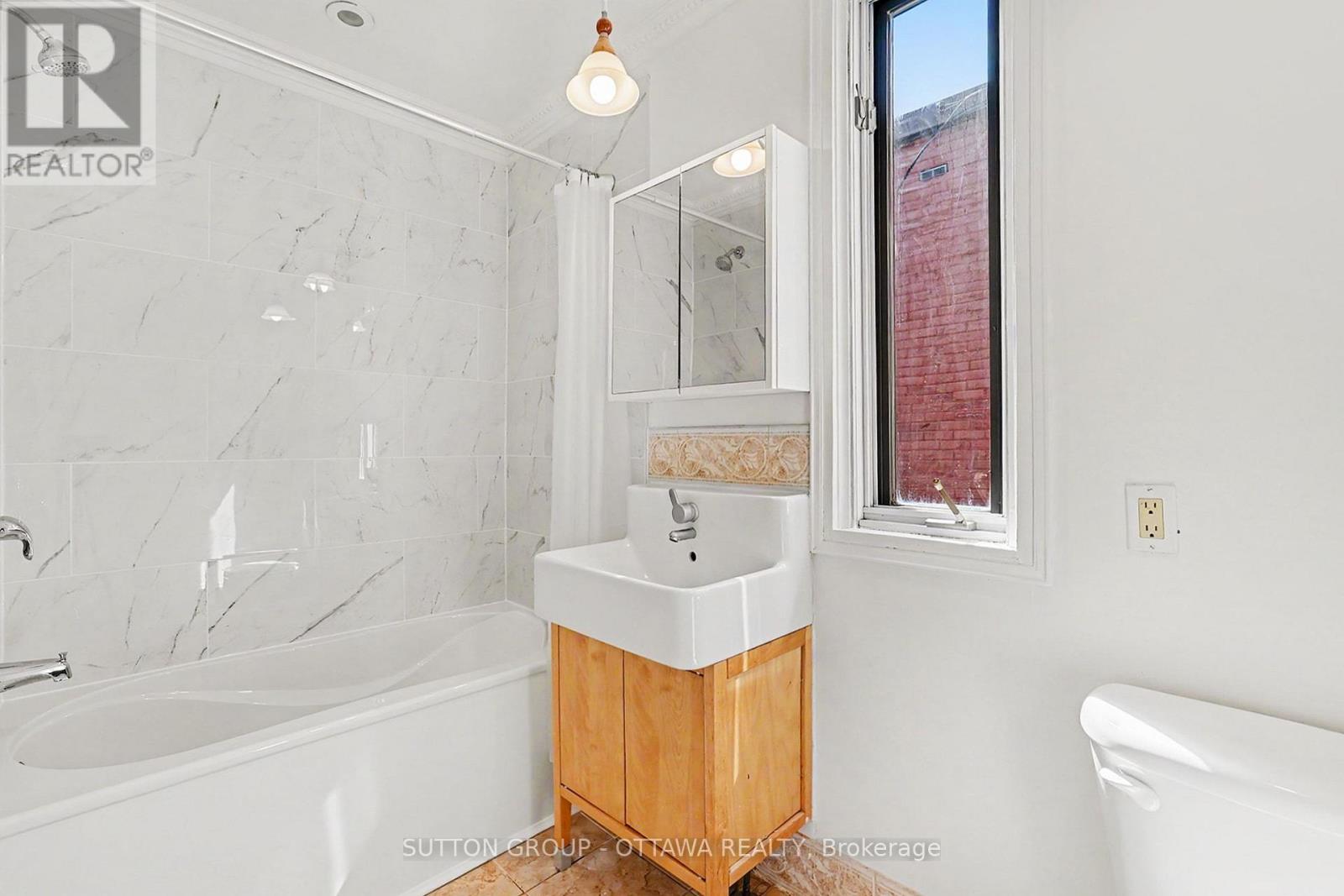 279 CAMBRIDGE STREET N - 21