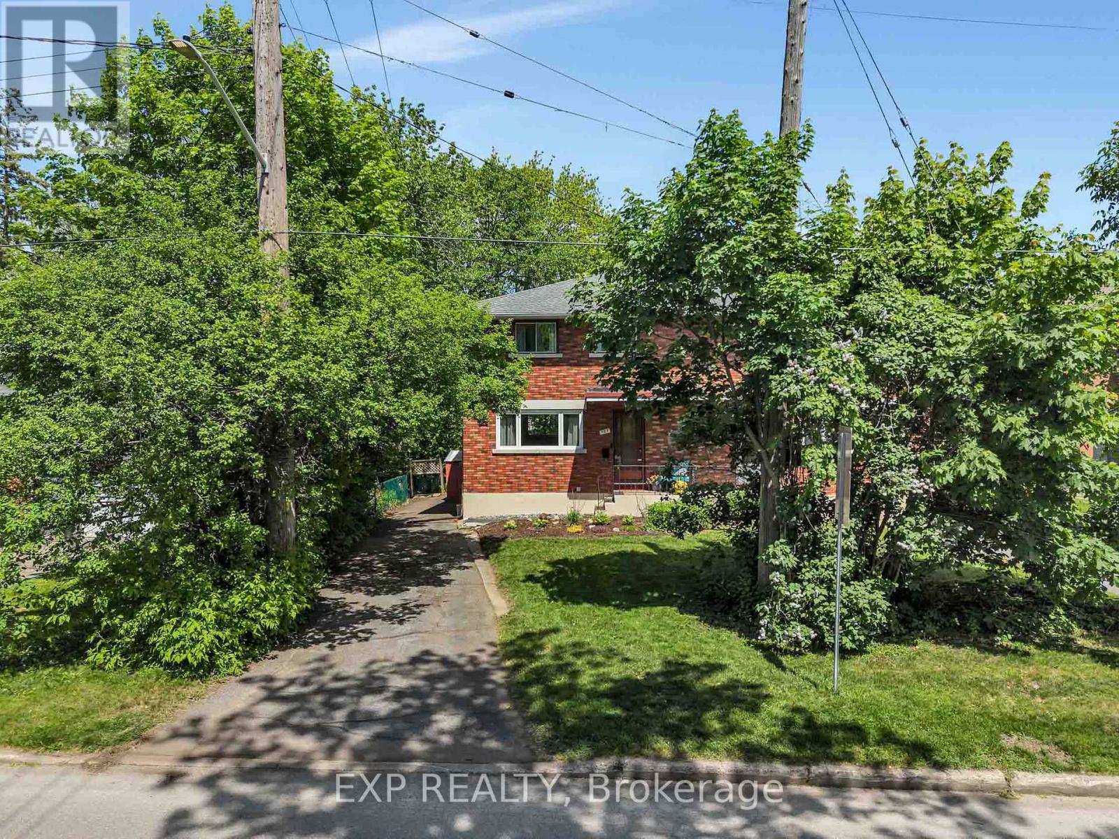 707 ROOSEVELT AVENUE - 33