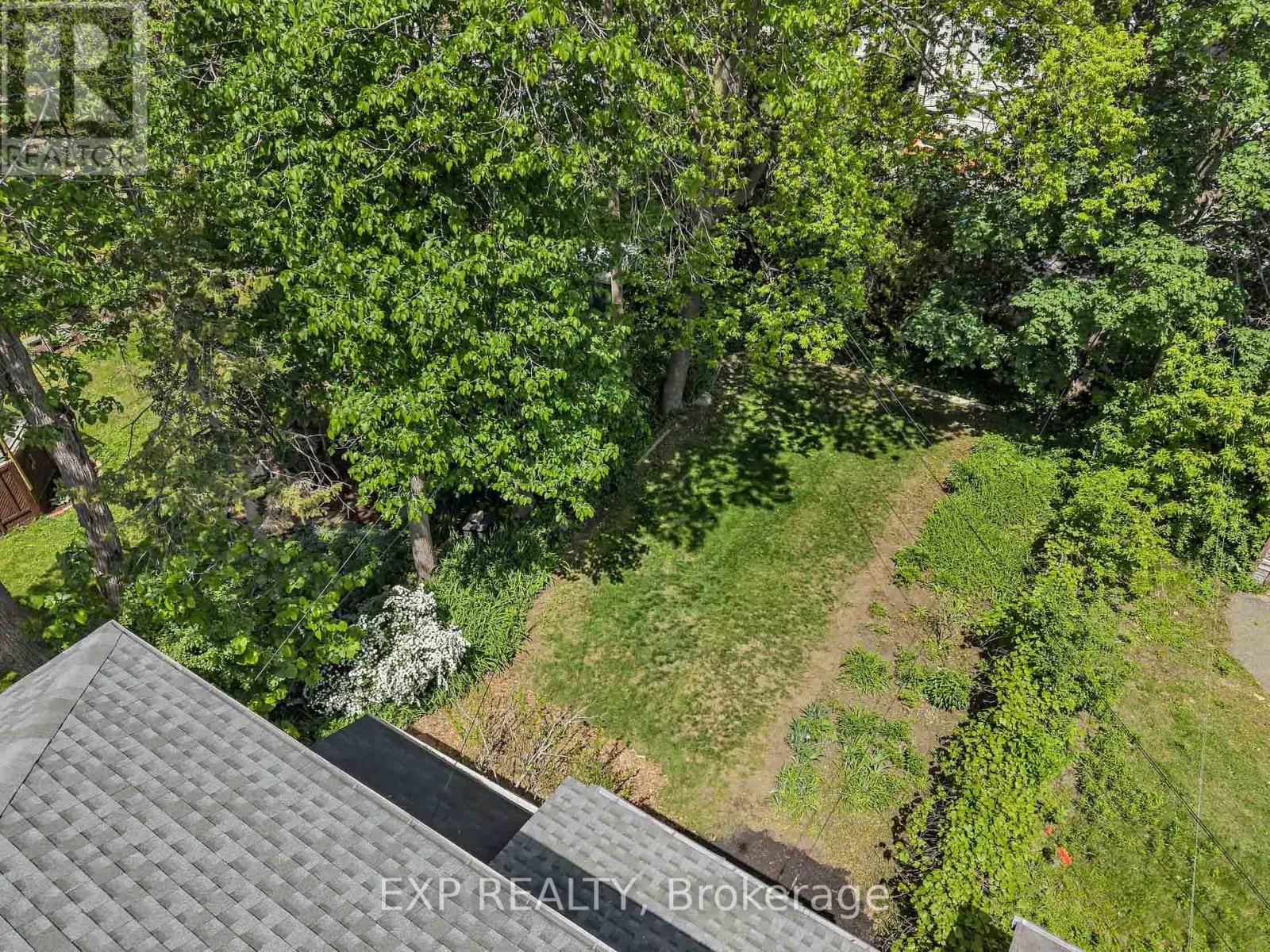 707 ROOSEVELT AVENUE - 36
