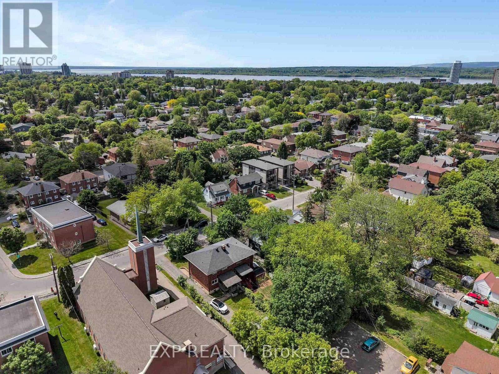 707 ROOSEVELT AVENUE - 38