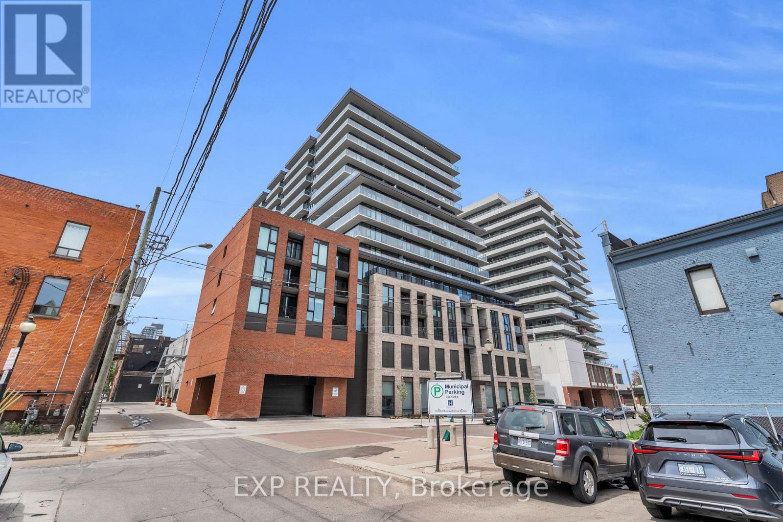 828 - 1 JARVIS STREET