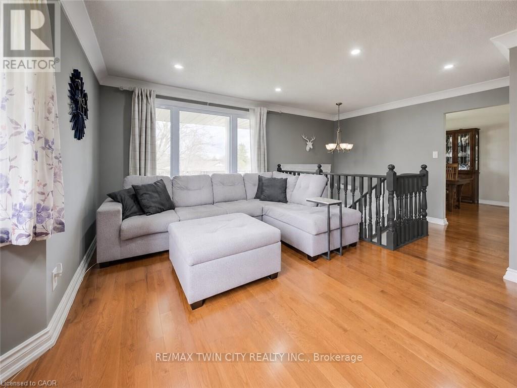 4 RONALD ROAD - 6