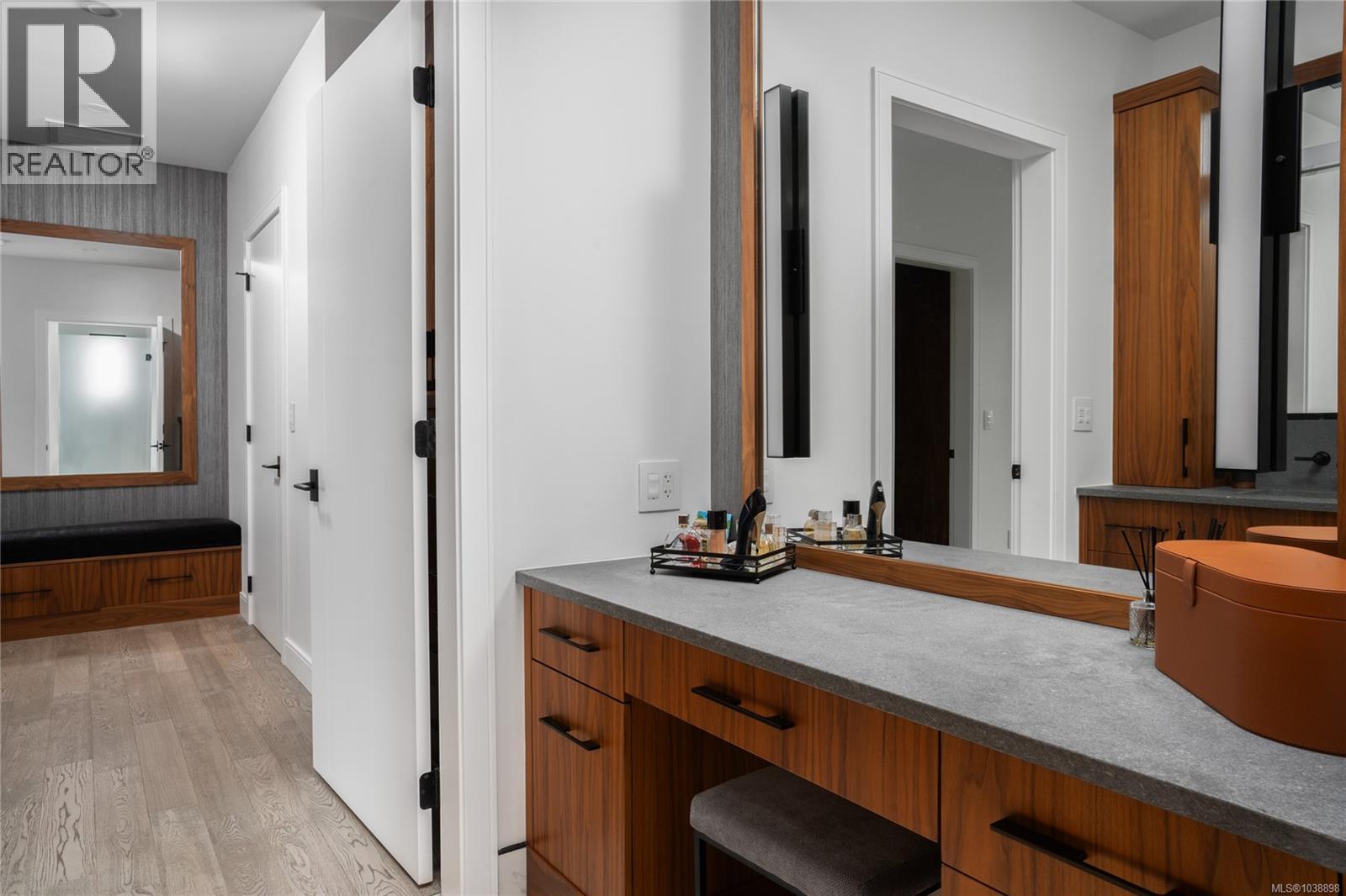 374 Sunset Ave - 26