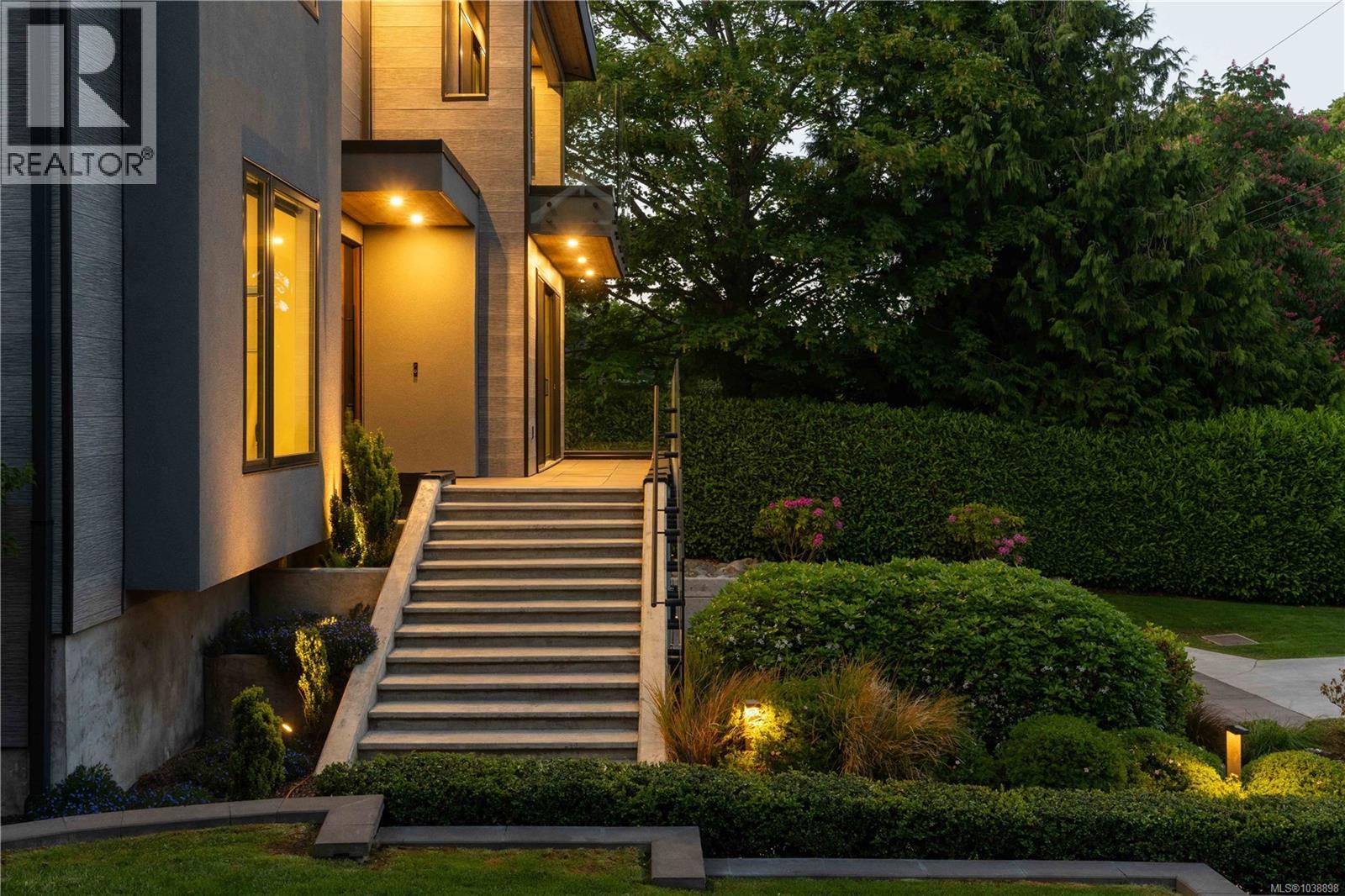 374 Sunset Ave - 4