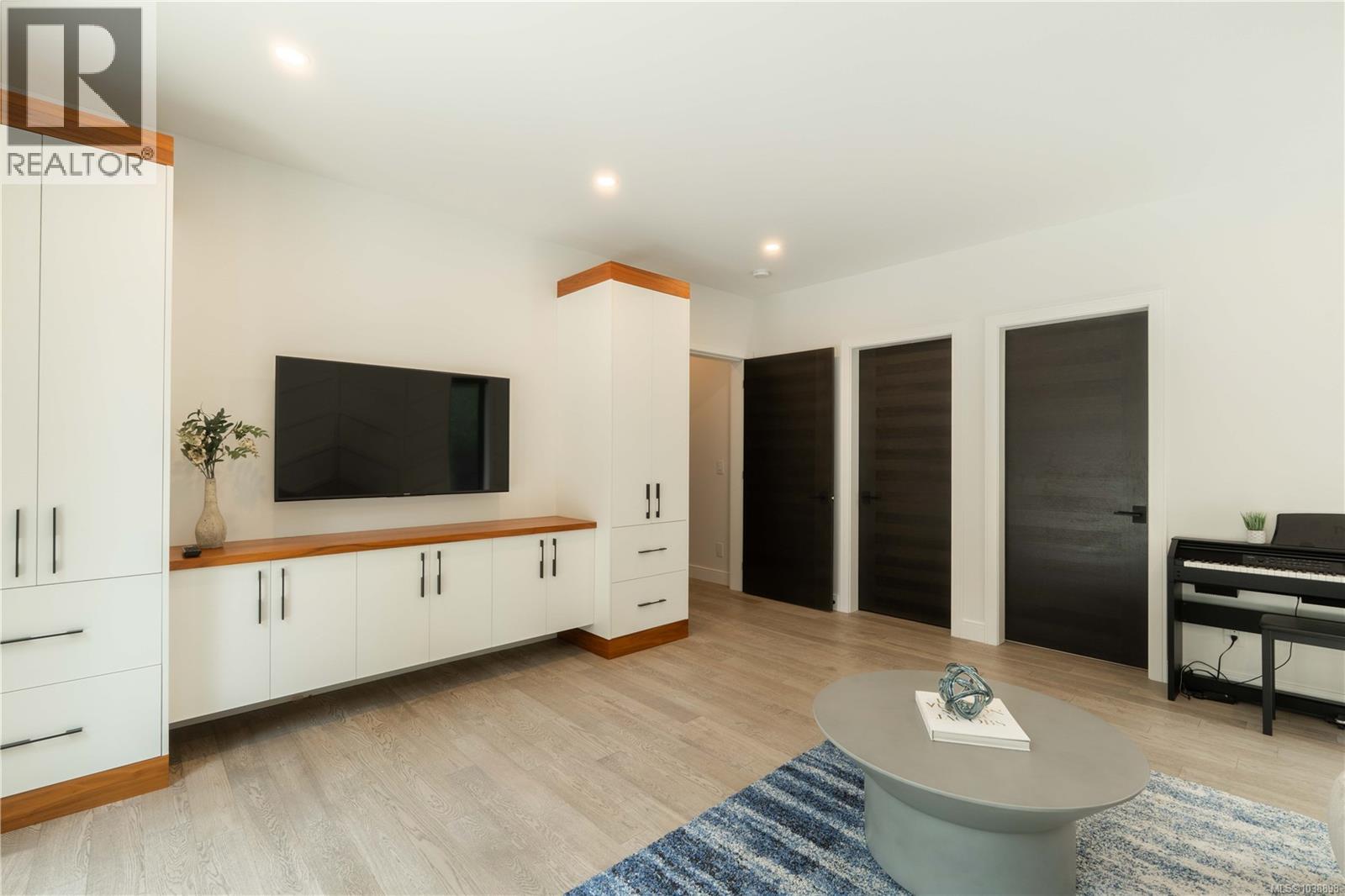  374 Sunset Avenue, Oak Bay