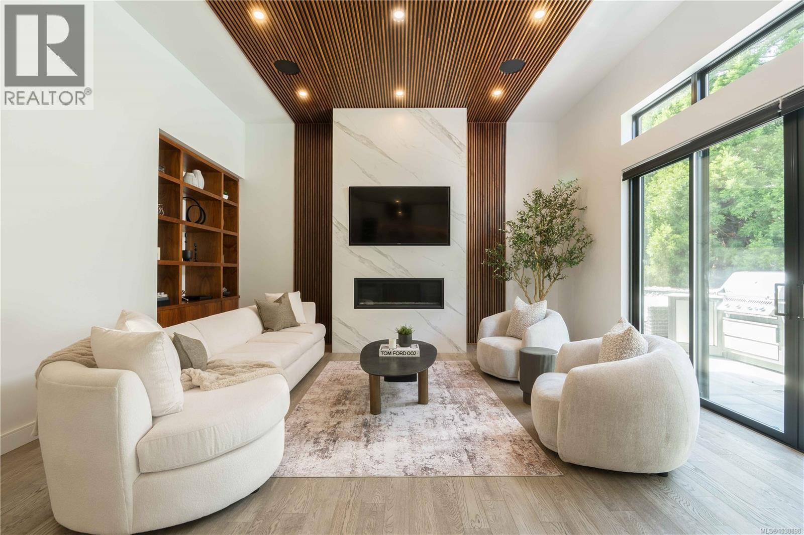 374 Sunset Avenue, Oak Bay