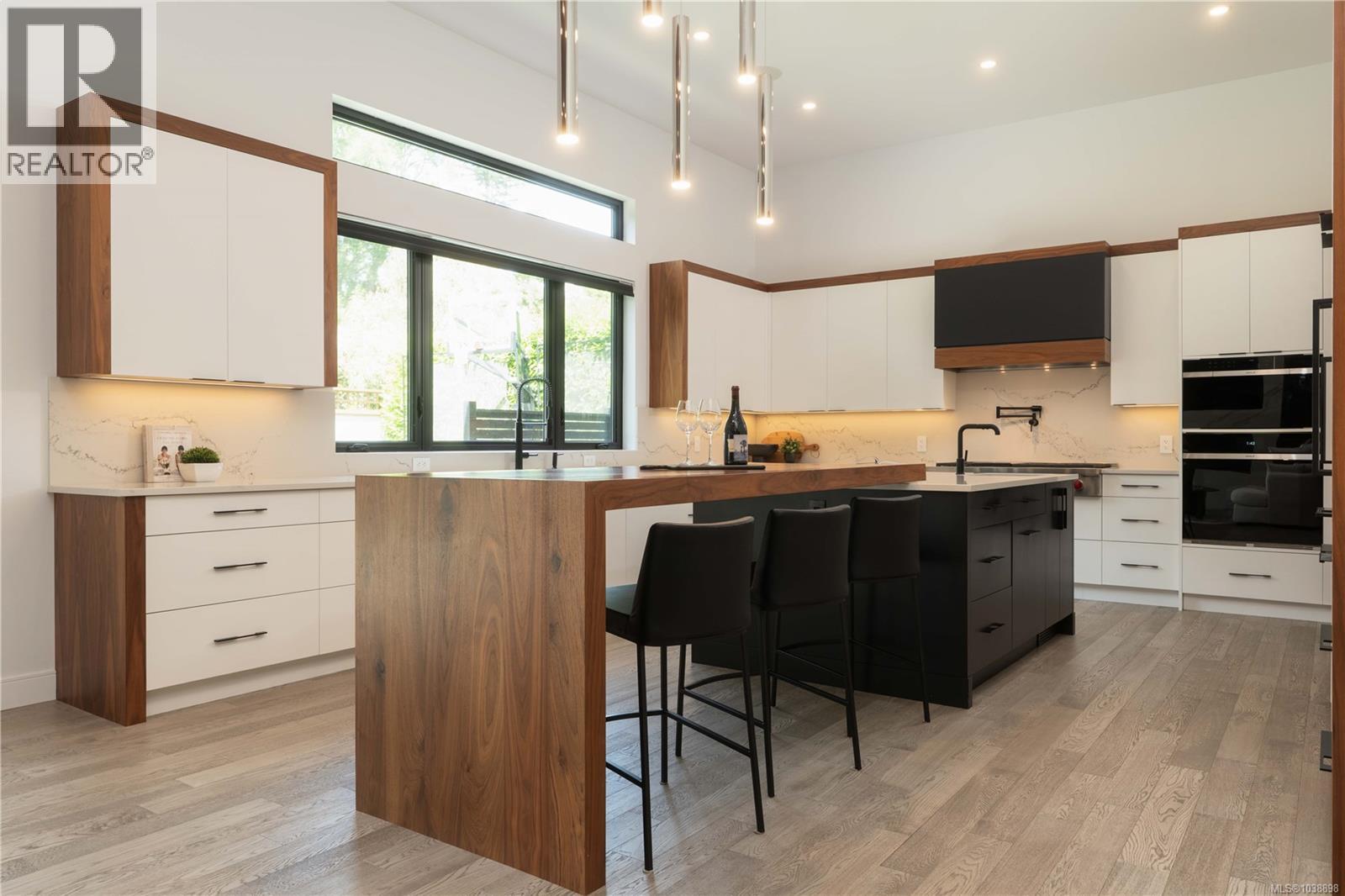 374 Sunset Ave - 8