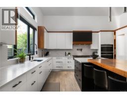 Bedroom - 374 Sunset Ave, Oak Bay, BC V8S4L2 Photo 13