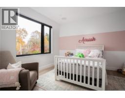 374 Sunset Ave, Oak Bay, BC V8S4L2 Photo 45