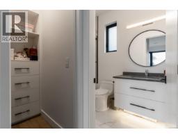 374 Sunset Ave, Oak Bay, BC V8S4L2 Photo 46