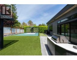 374 Sunset Ave, Oak Bay, BC V8S4L2 Photo 55