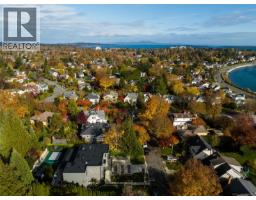 374 Sunset Ave, Oak Bay, BC V8S4L2 Photo 71