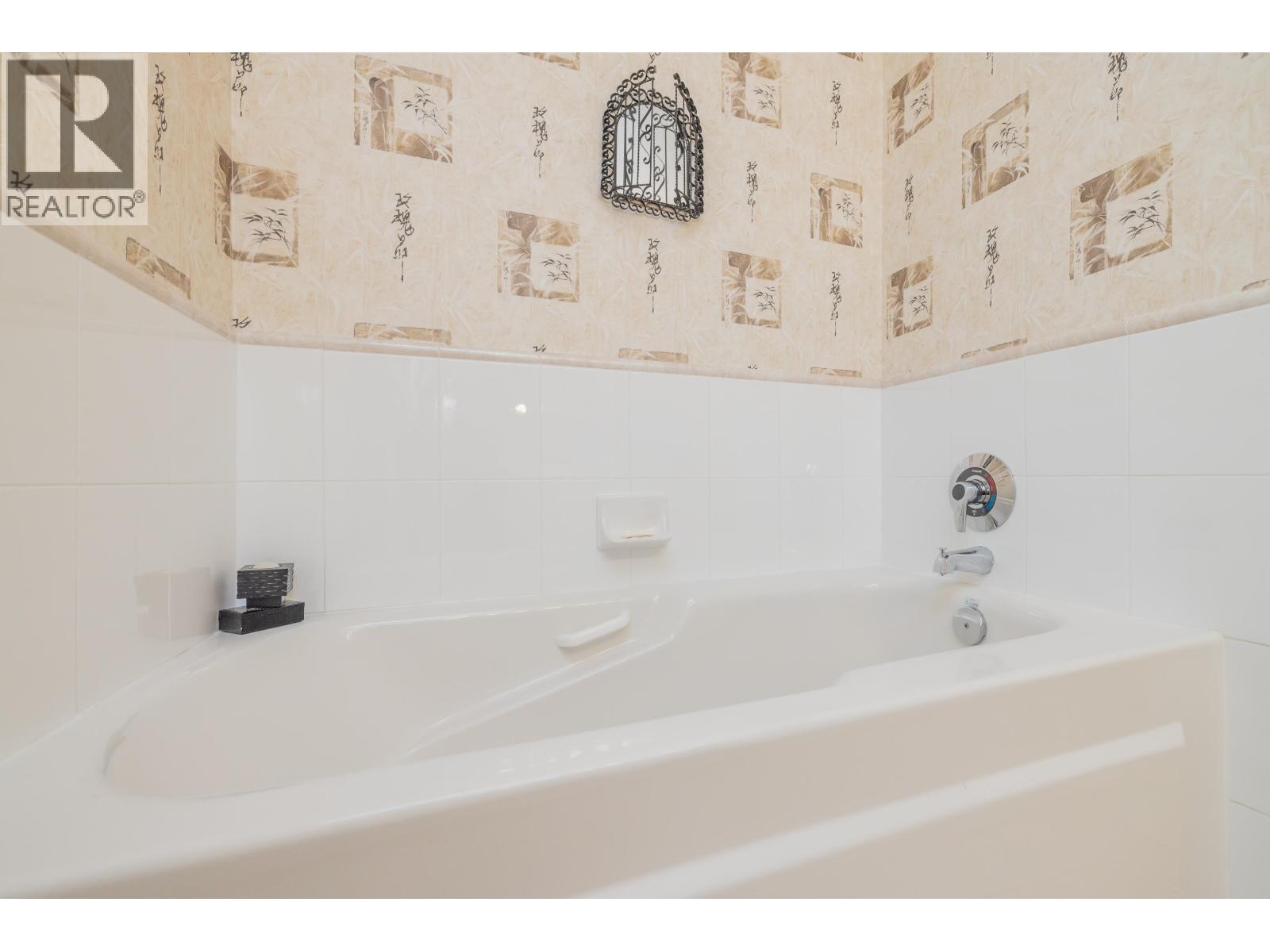 110 1300 HUNTER ROAD, Delta