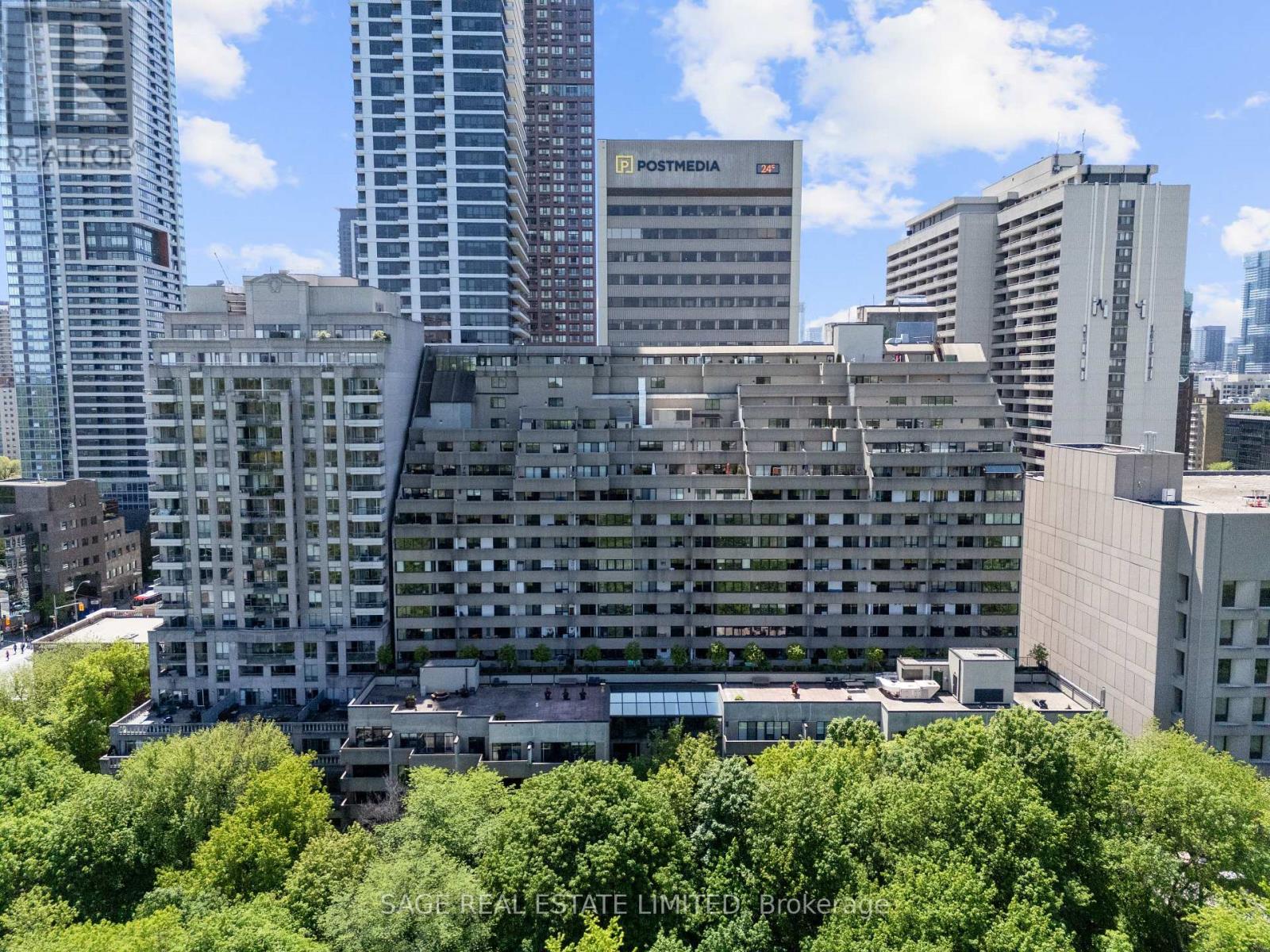 Listing photo of 209 - 360 BLOOR STREET E