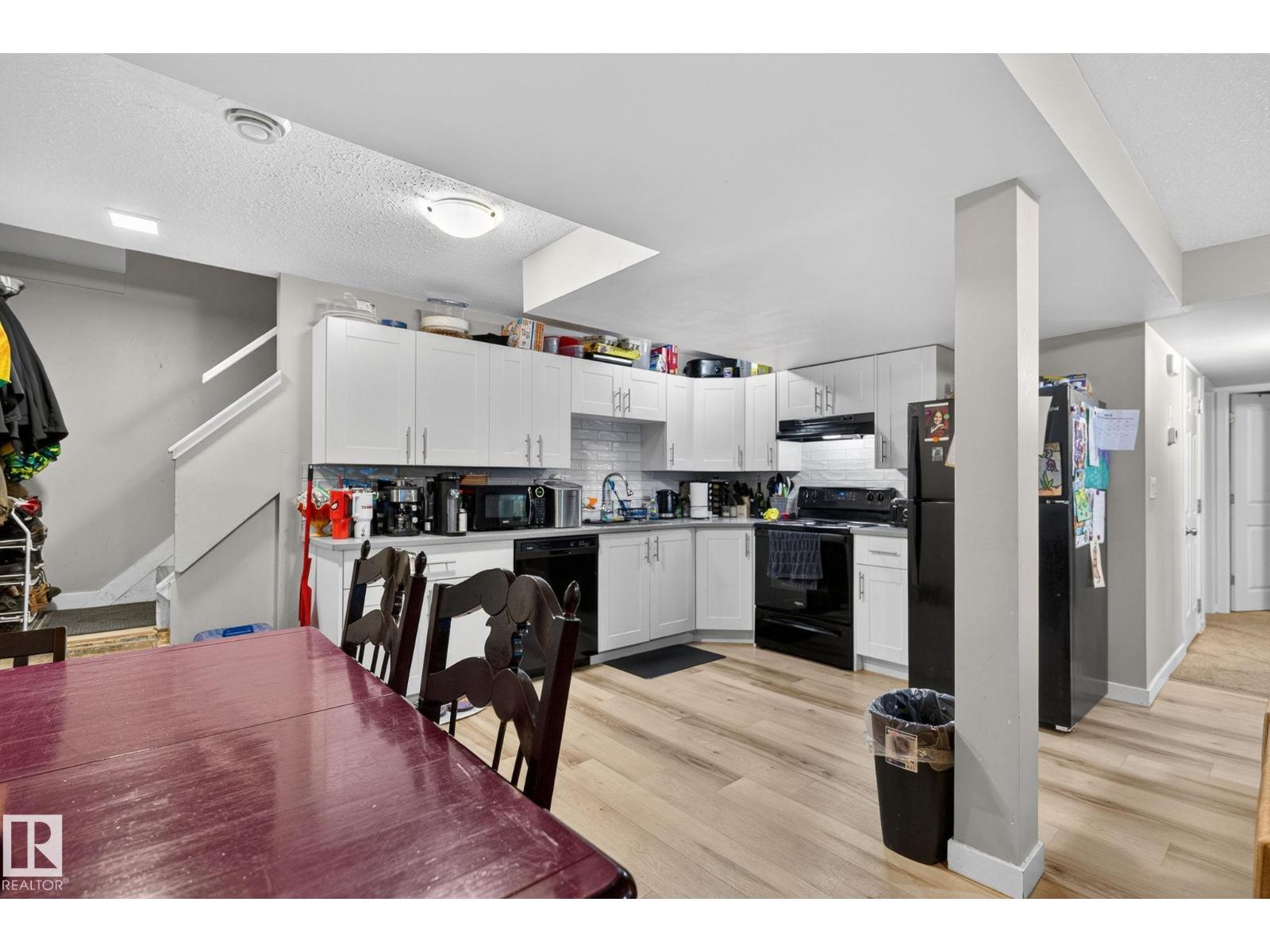 15112 80 ST NW - 24