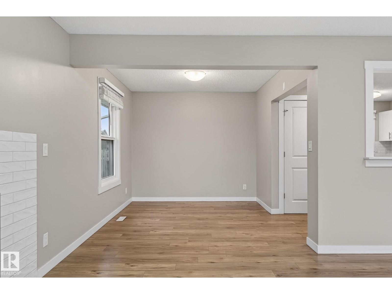 15112 80 ST NW - 5