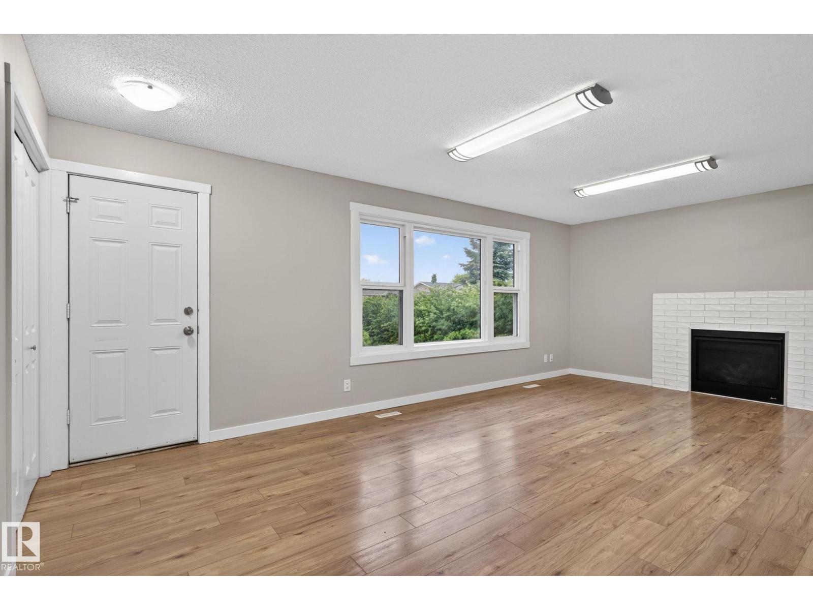 15112 80 ST NW - 2