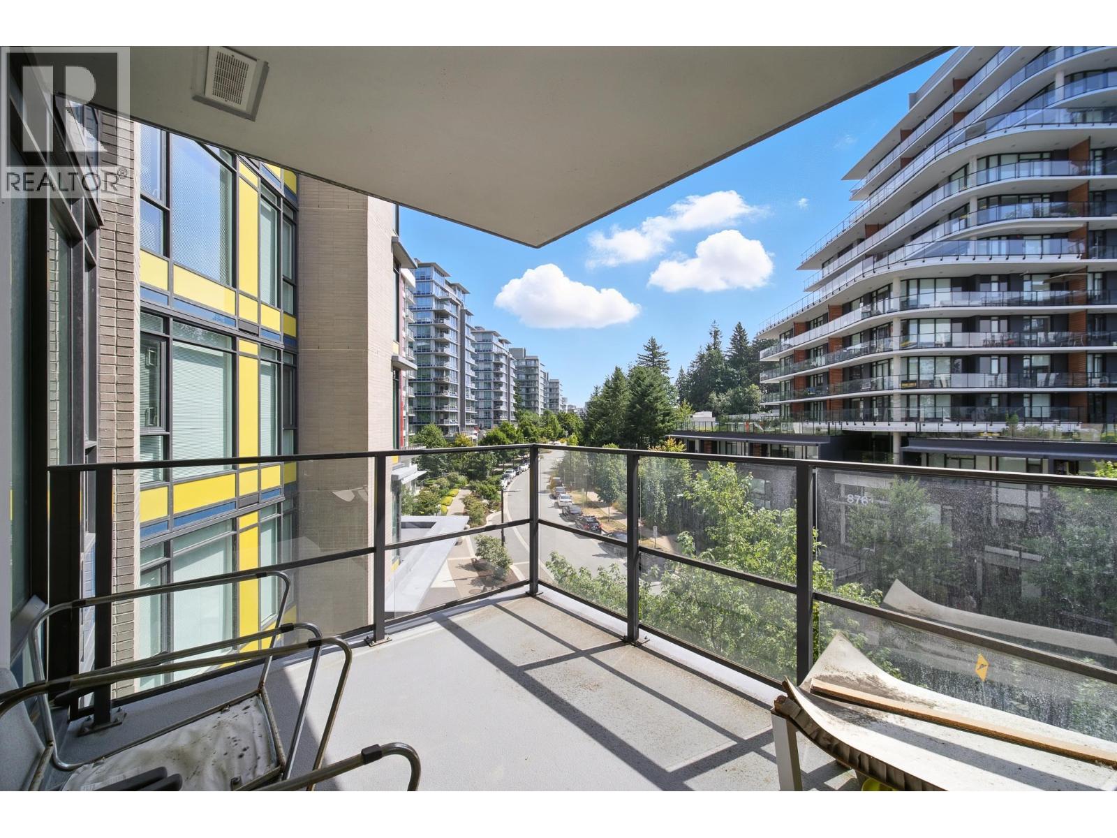 4xx 8850 UNIVERSITY CRESCENT, Burnaby