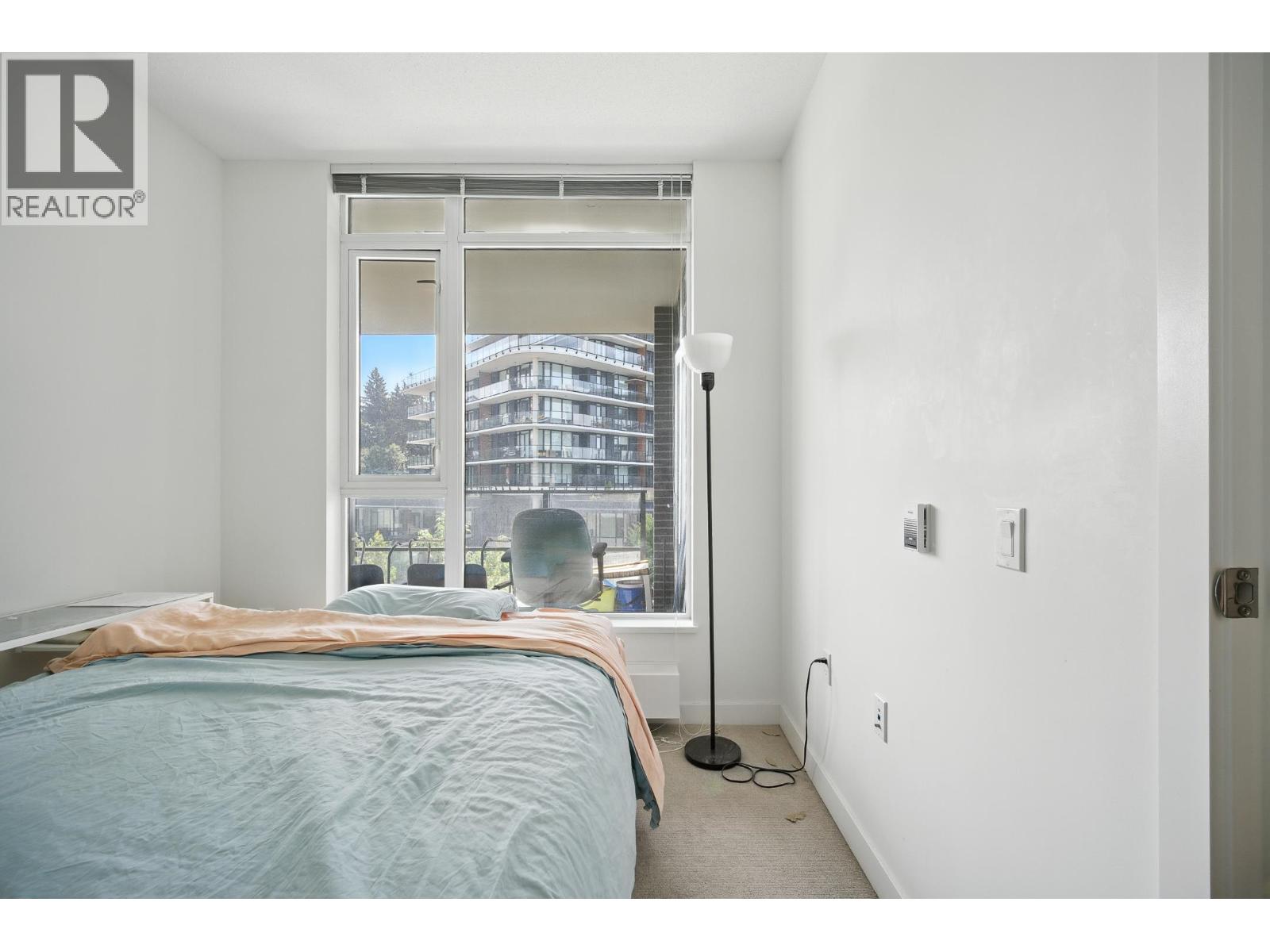4xx 8850 UNIVERSITY CRESCENT, Burnaby