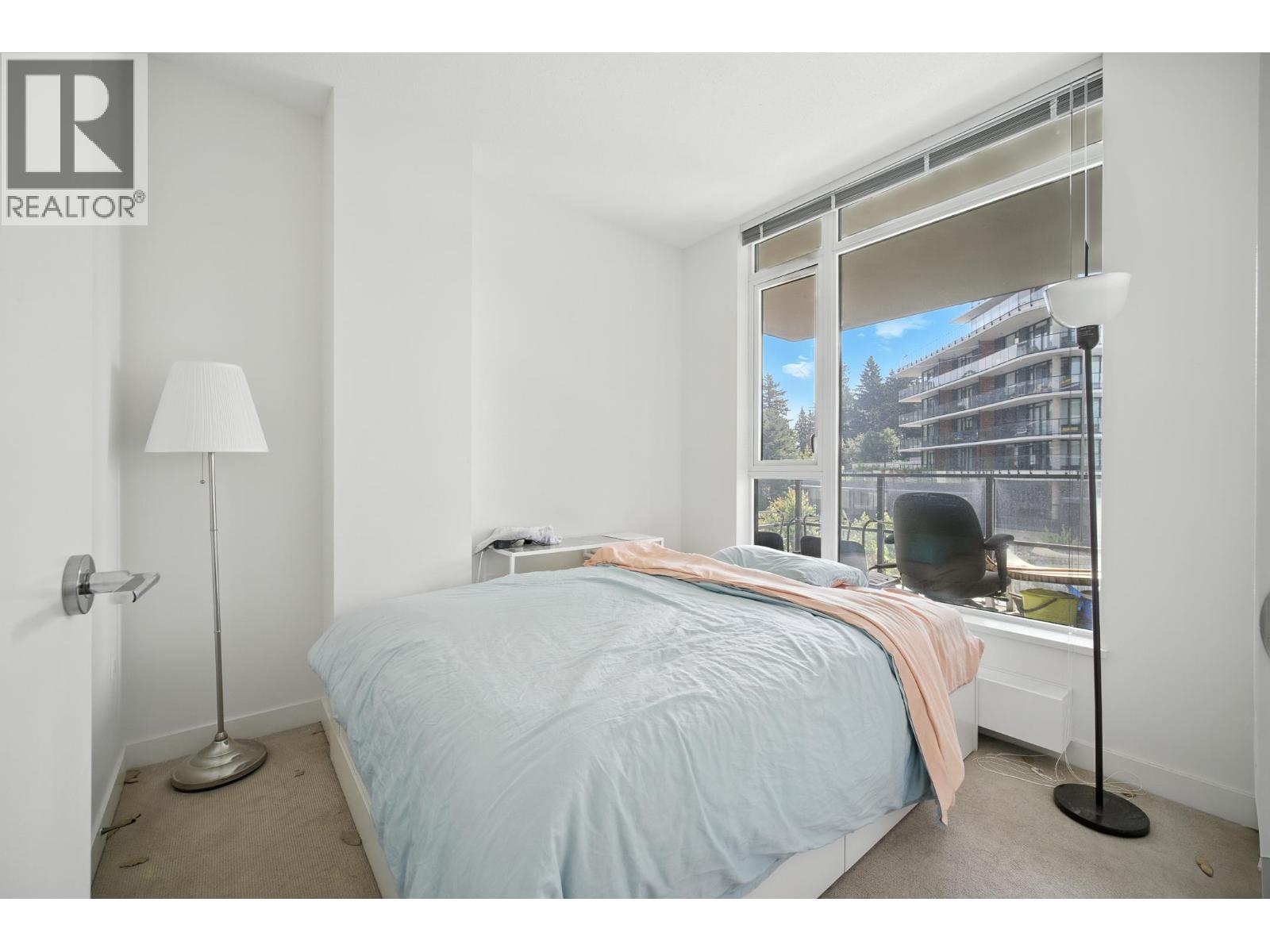 4xx 8850 UNIVERSITY CRESCENT, Burnaby