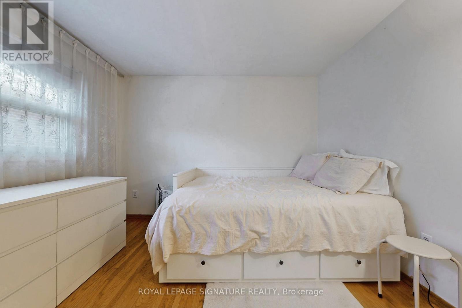 6 KELVINWAY DRIVE - 19