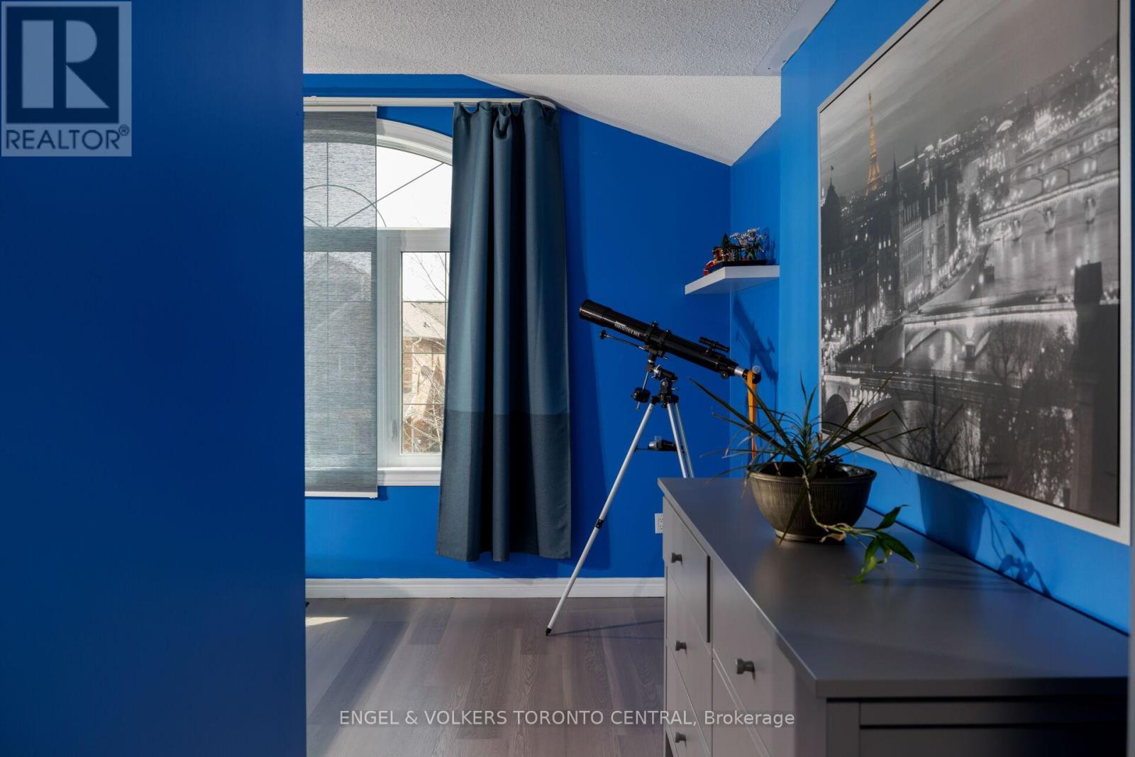 337 KIRKVALLEY CRESCENT - 24