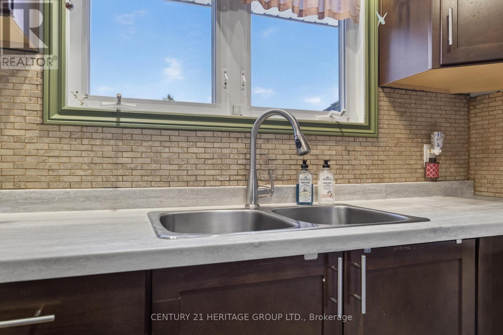 640 SIMCOE ROAD - 13
